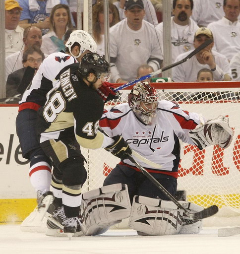 Tyler Kennedy, Simeon Varlamov