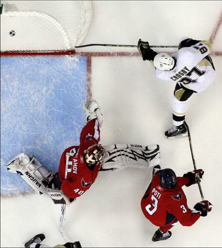 Sidney Crosby, Tom Poti, Simeon Varlamov