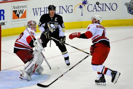 Sidney Crosby, Cam Ward, Dennis Seidenberg