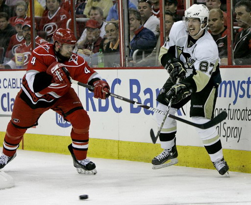 Sidney Crosby, Dennis Seidenberg