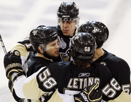 Chris Kunitz, Kristopher Letang, Sergei Gonchar, Evgeni Malkin