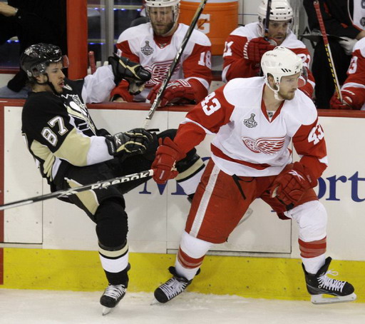 Sidney Crosby, Darren Helm