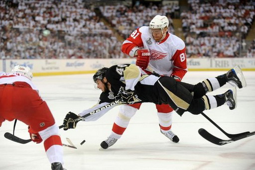 Tyler Kennedy, Marián Hossa