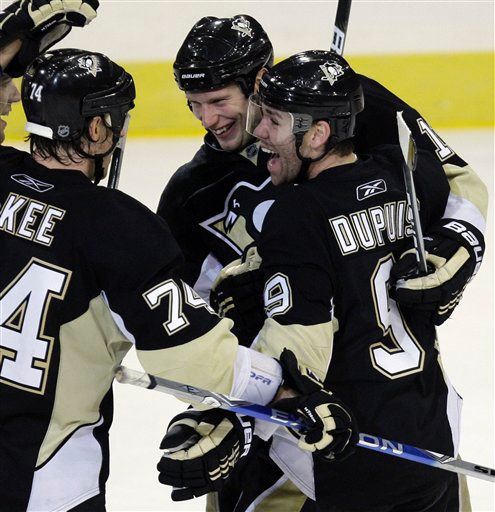 Pascal Dupuis, Jordan Staal, Jay McKee