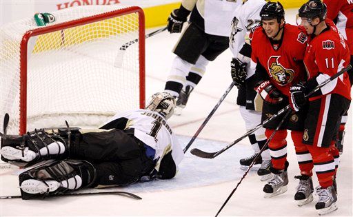 Jonathan Cheechoo, Daniel Alfredsson, Brent Johnson