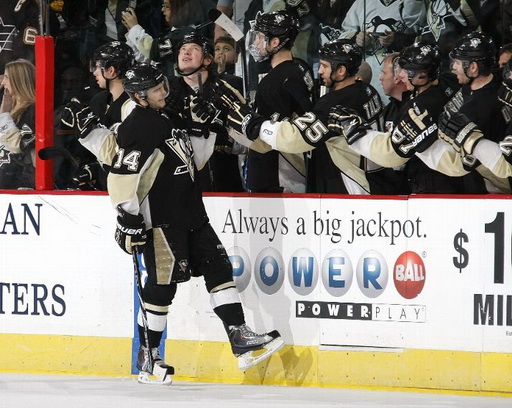 Chris Kunitz, Ruslan Fedotenko, Jordan Staal, Maxime Talbot, Sidney Crosby, Pascal Dupuis