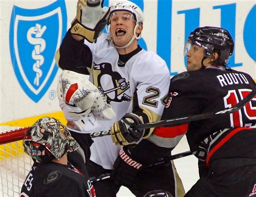 Justin Peters, Matt Cooke, Tuomo Ruutu