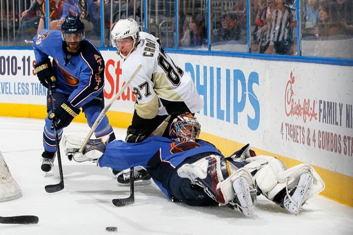 Johnny Oduya, Sidney Crosby, Johan Hedberg