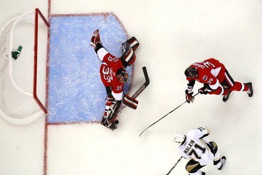 Pascal Leclaire, Evgeni Malkin, Matt Carkner