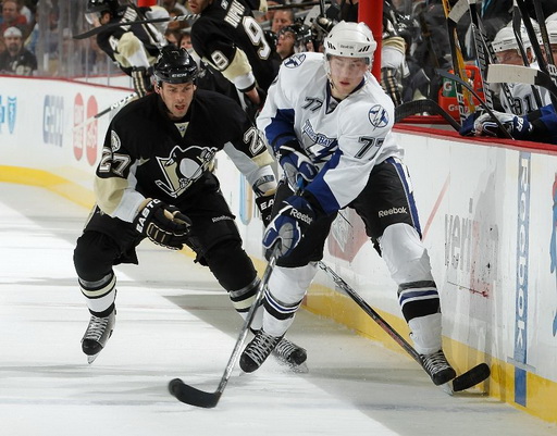 Craig Adams, Victor Hedman