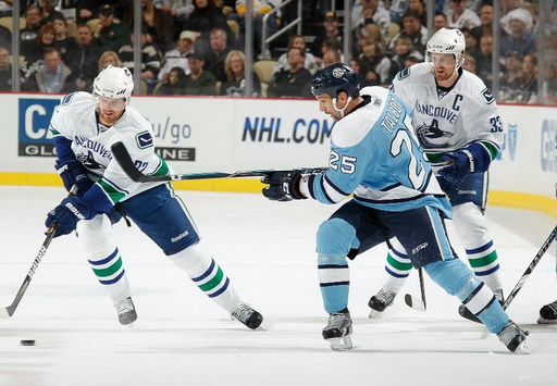 Daniel Sedin, Henrik Sedin, Maxime Talbot