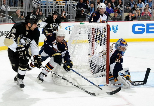 Michael Rupp, Ron Hainsey, Ondřej Pavelec