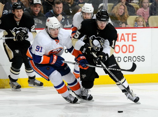 Craig Adams, John Tavares, Dustin Jeffrey