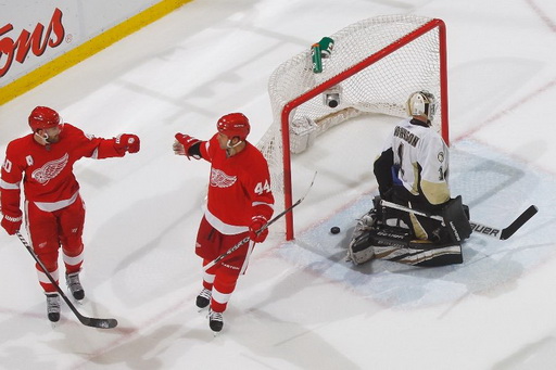 Henrik Zetterberg, Todd Bertuzzi, Brent Johnson