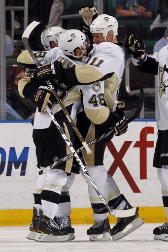 Tyler Kennedy, Jordan Staal