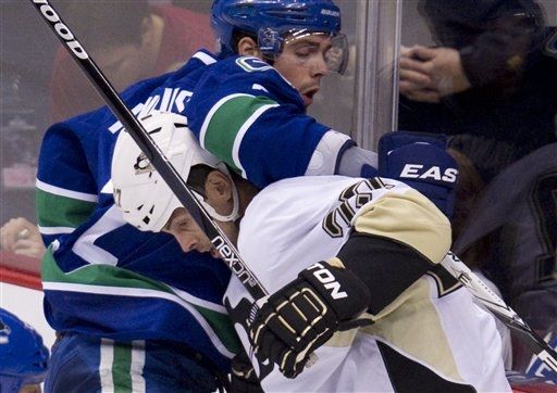 Craig Adams, Jannik Hansen