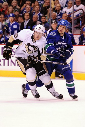 James Neal, Kevin Bieksa