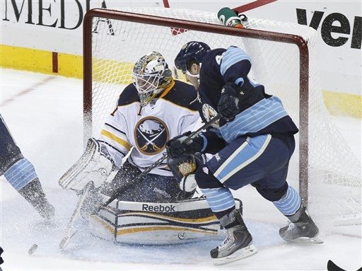 Jhonas Enroth, Joe Vitale