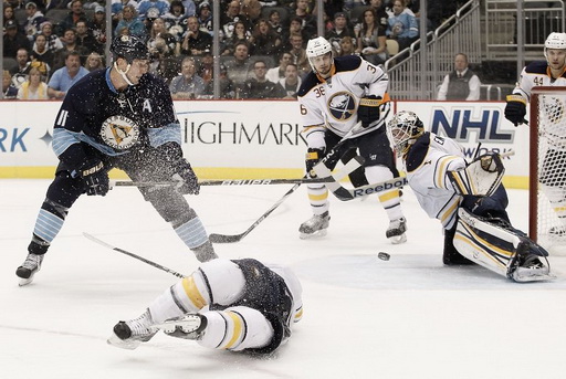 Jordan Staal, Jhonas Enroth