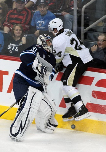 Ondřej Pavelec, Matt Cooke