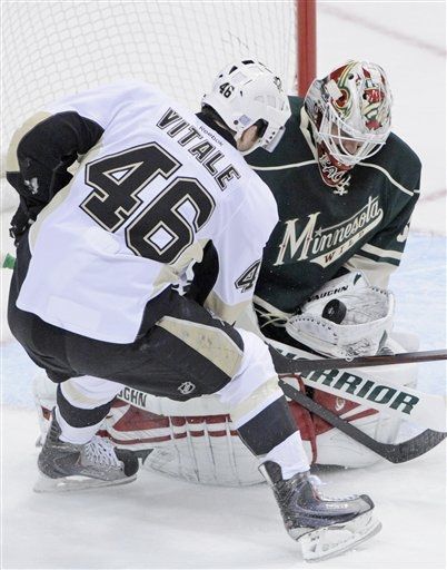 Joe Vitale, Niklas Backstrom