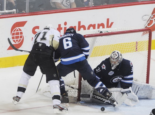 Evgeni Malkin, Ron Hainsey, Tomáš Pavelec