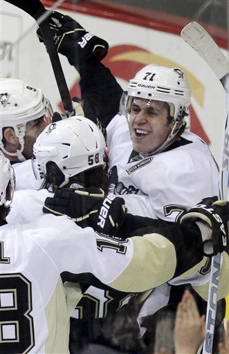 Pascal Dupuis, Kristopher Letang, Evgeni Malkin