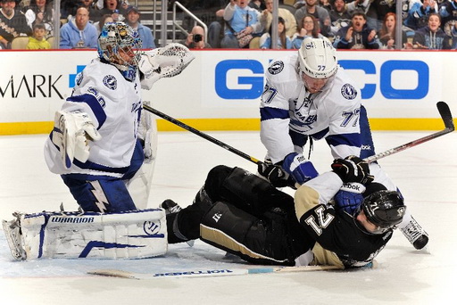 Dwayne Roloson, Evgeni Malkin, Victor Hedman