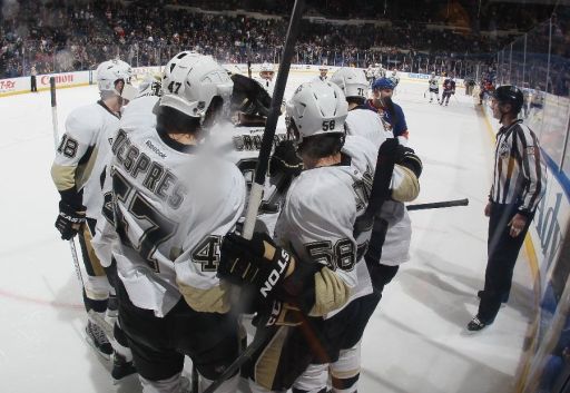 Simon Despres, Sidney Crosby, Kristopher Letang