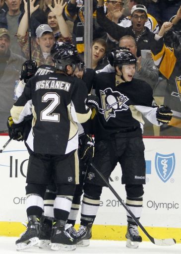 Matt Niskanen, Olli Maatta