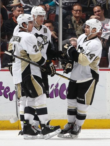 Matt Niskanen, Evgeni Malkin, Chris Kunitz