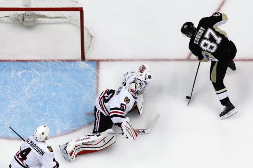 Niklas Hjalmarsson, Corey Crawford, Sidney Crosby