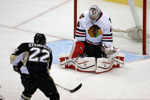 Lee Stempniak, Corey Crawford