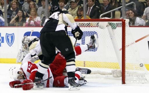 Riley Sheahan, Marc-Andre Fleury, Brooks Orpik