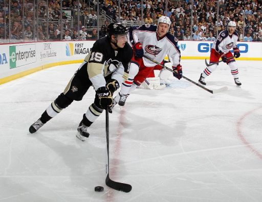 Beau Bennett, Nikita Nikitin